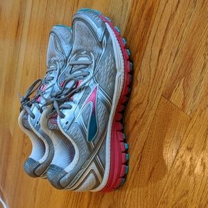 Brooks Ghost 8 - size 8.5 women's
